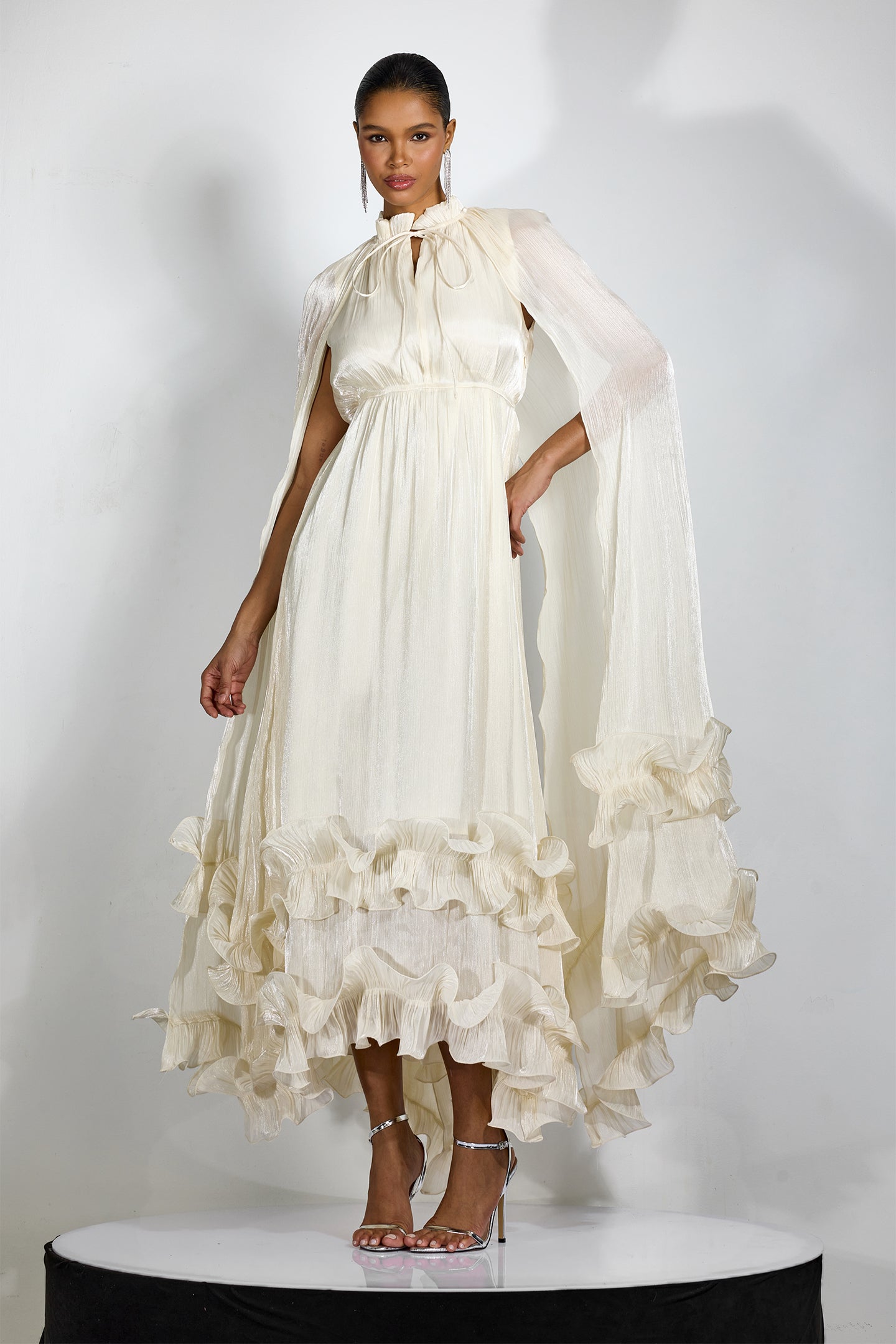 Pelerinli Volanlı Midi Elbise