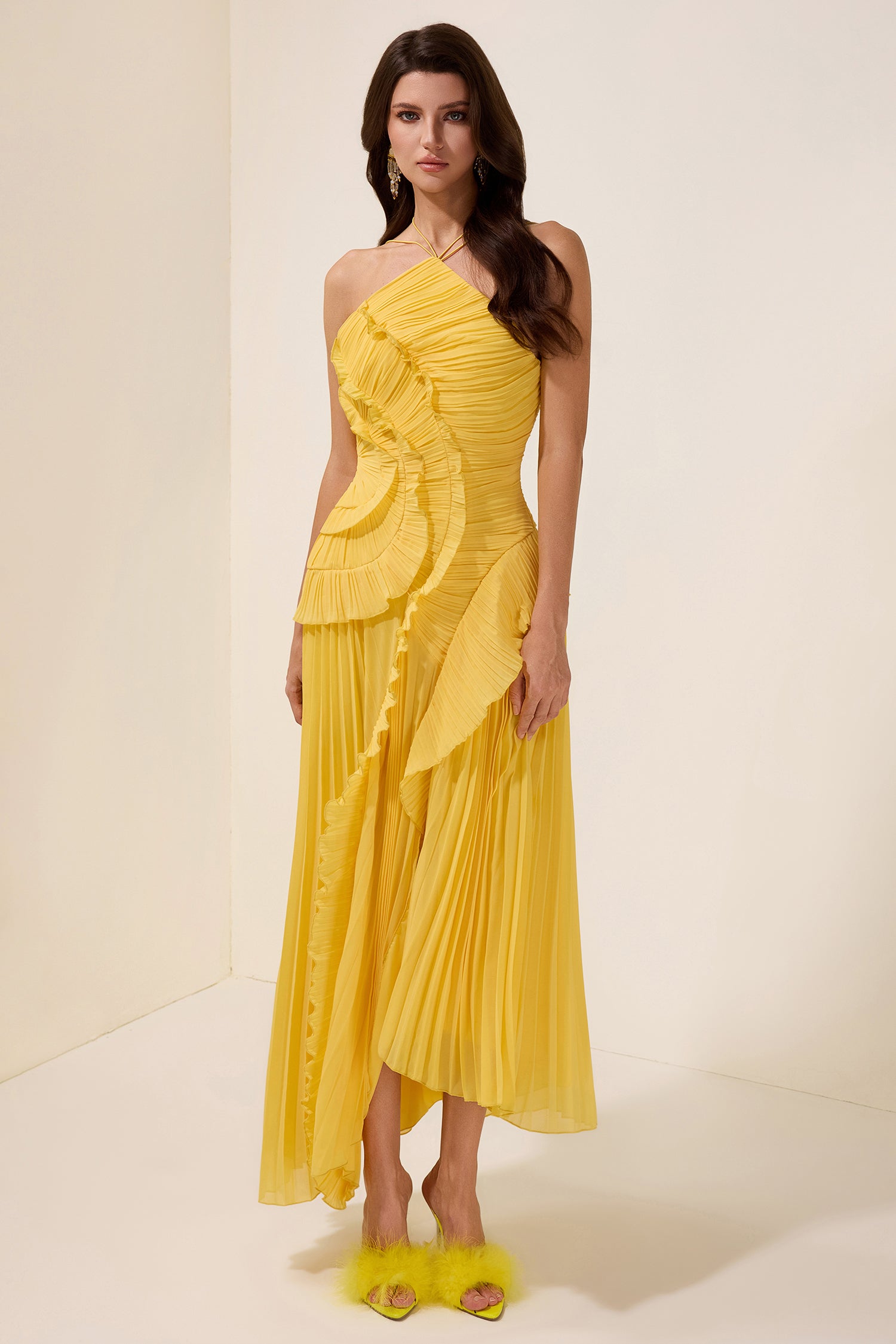 Pileli Fırfırlı Askılı Midi Elbise