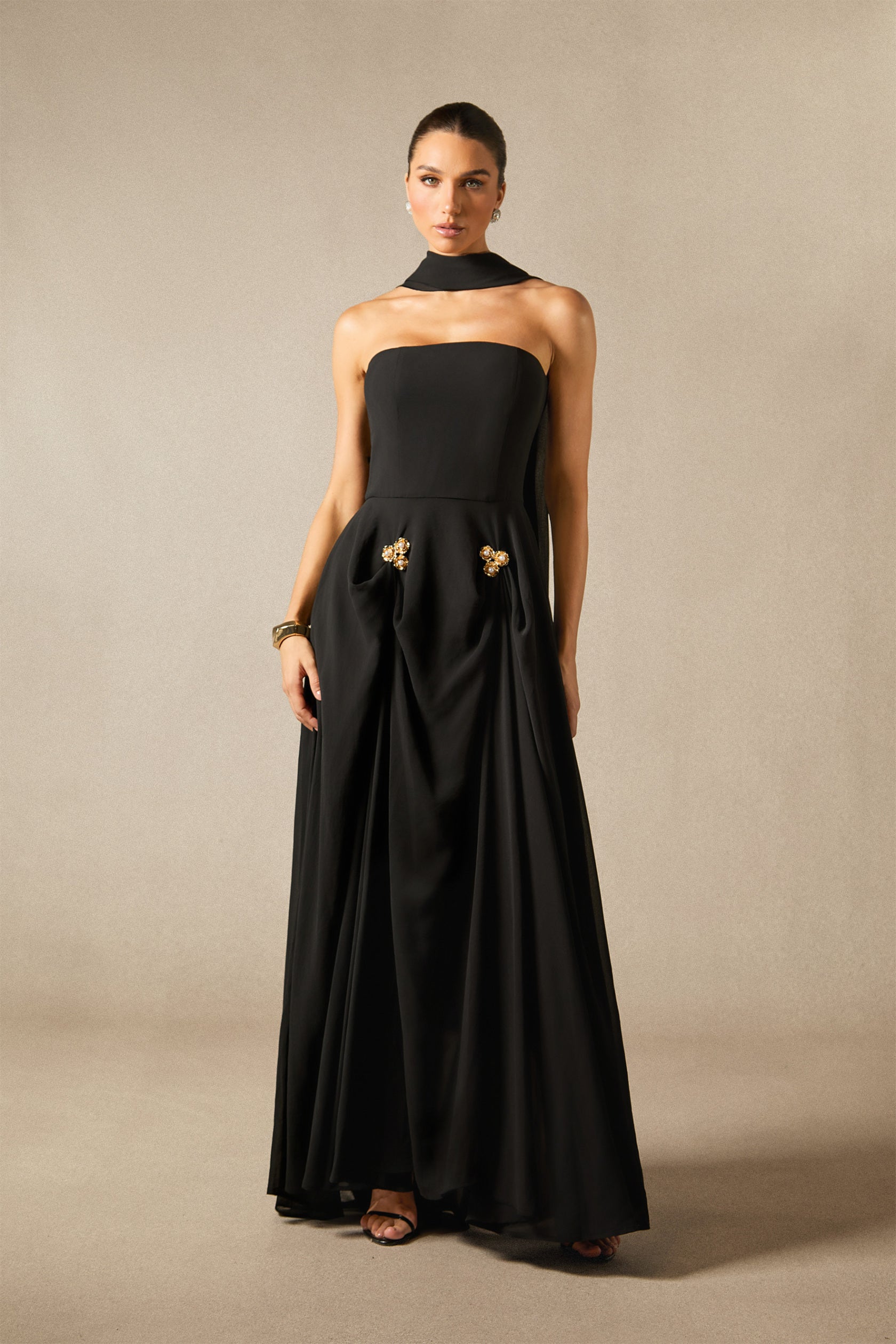 Sarah Askısız Çiçek Detaylı Uzun Elbise ve Eşarp