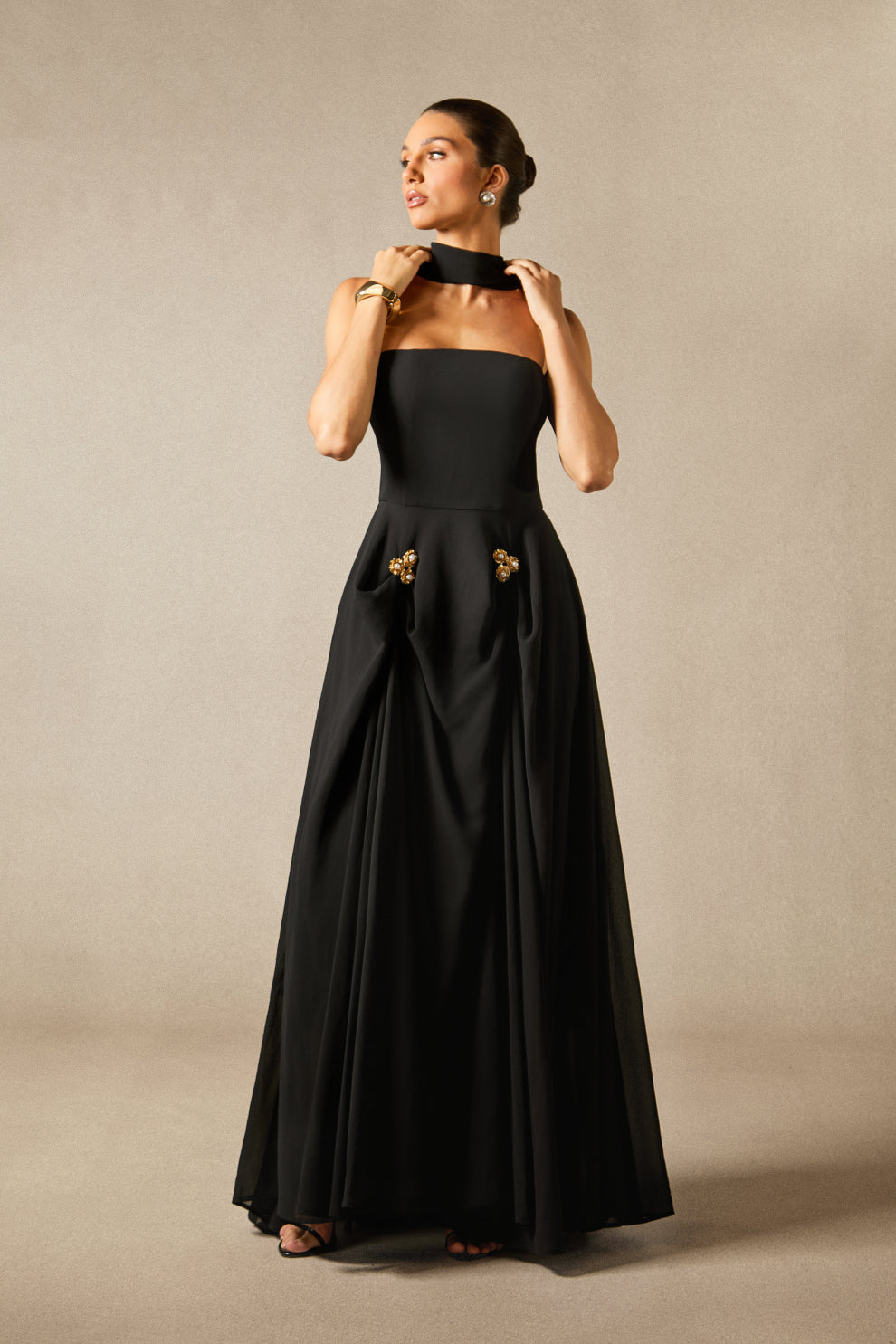 Sarah Askısız Çiçek Detaylı Uzun Elbise ve Eşarp