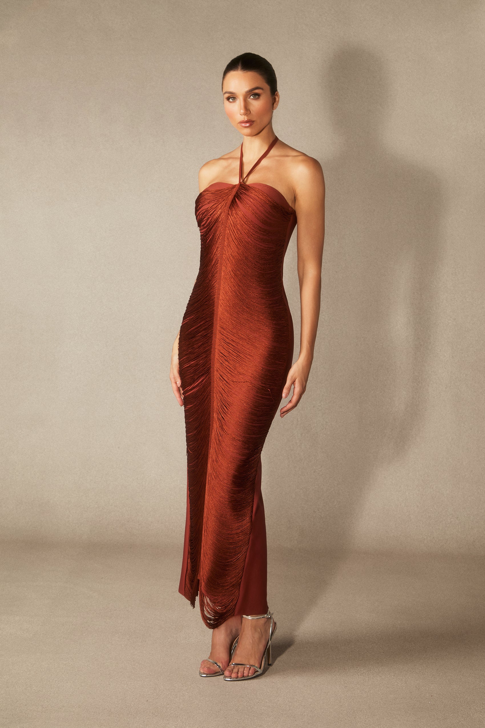 Elaina Boyundan Bağlamalı Püsküllü Maxi Elbise