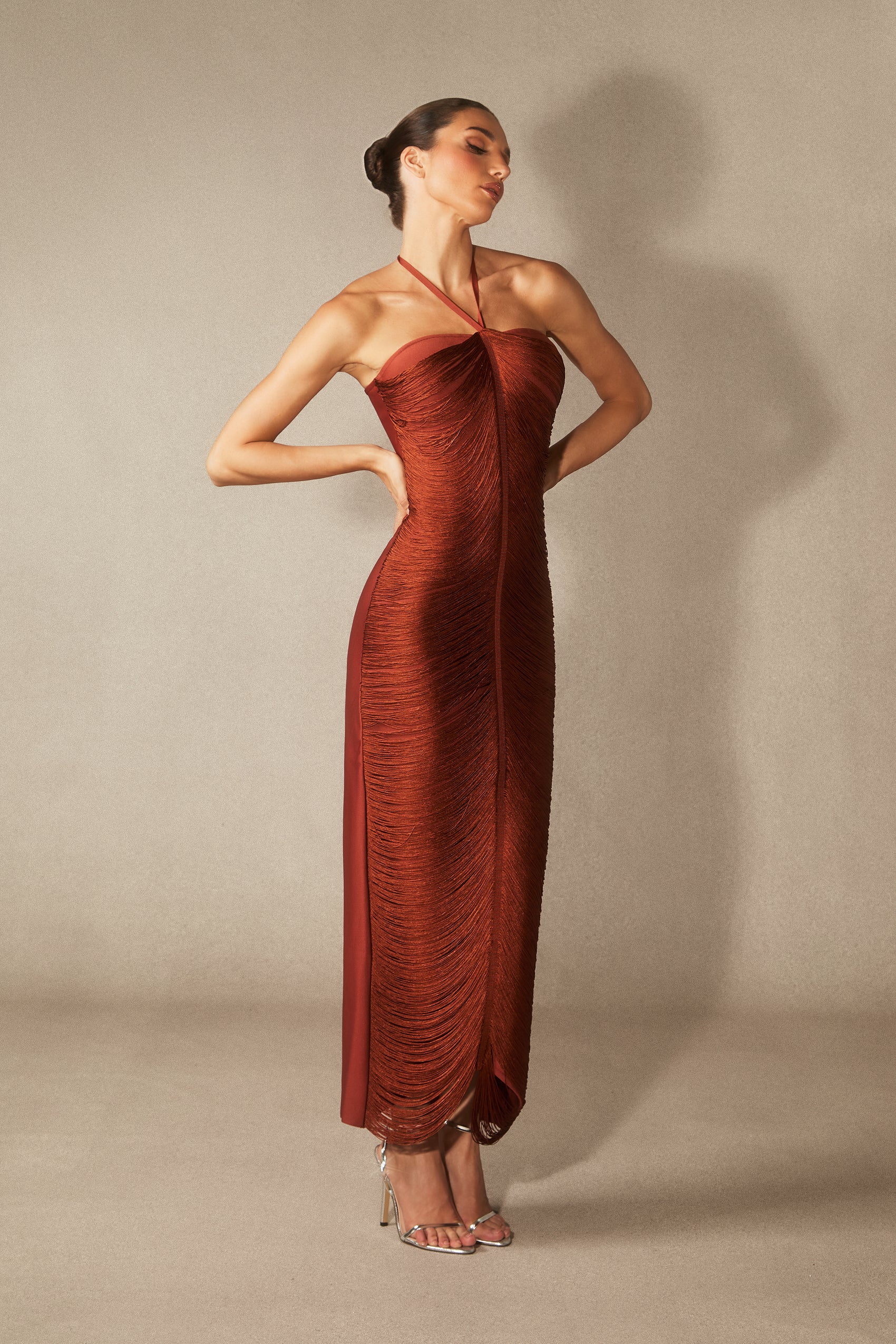 Elaina Boyundan Bağlamalı Püsküllü Maxi Elbise