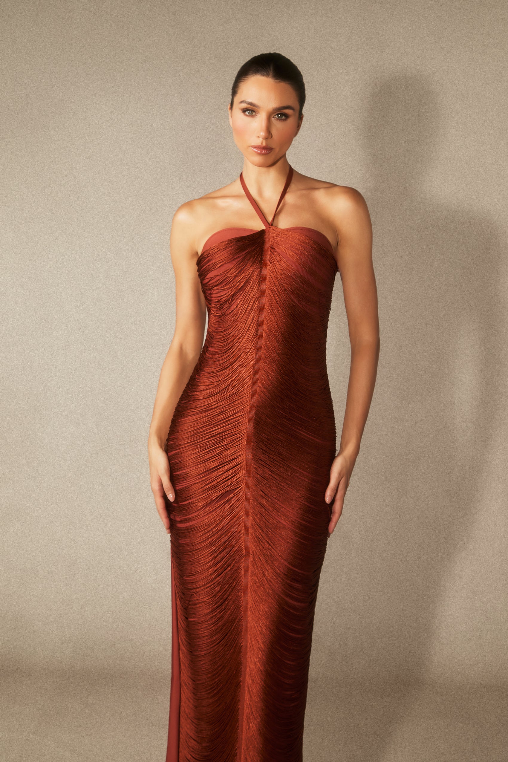 Elaina Boyundan Bağlamalı Püsküllü Maxi Elbise