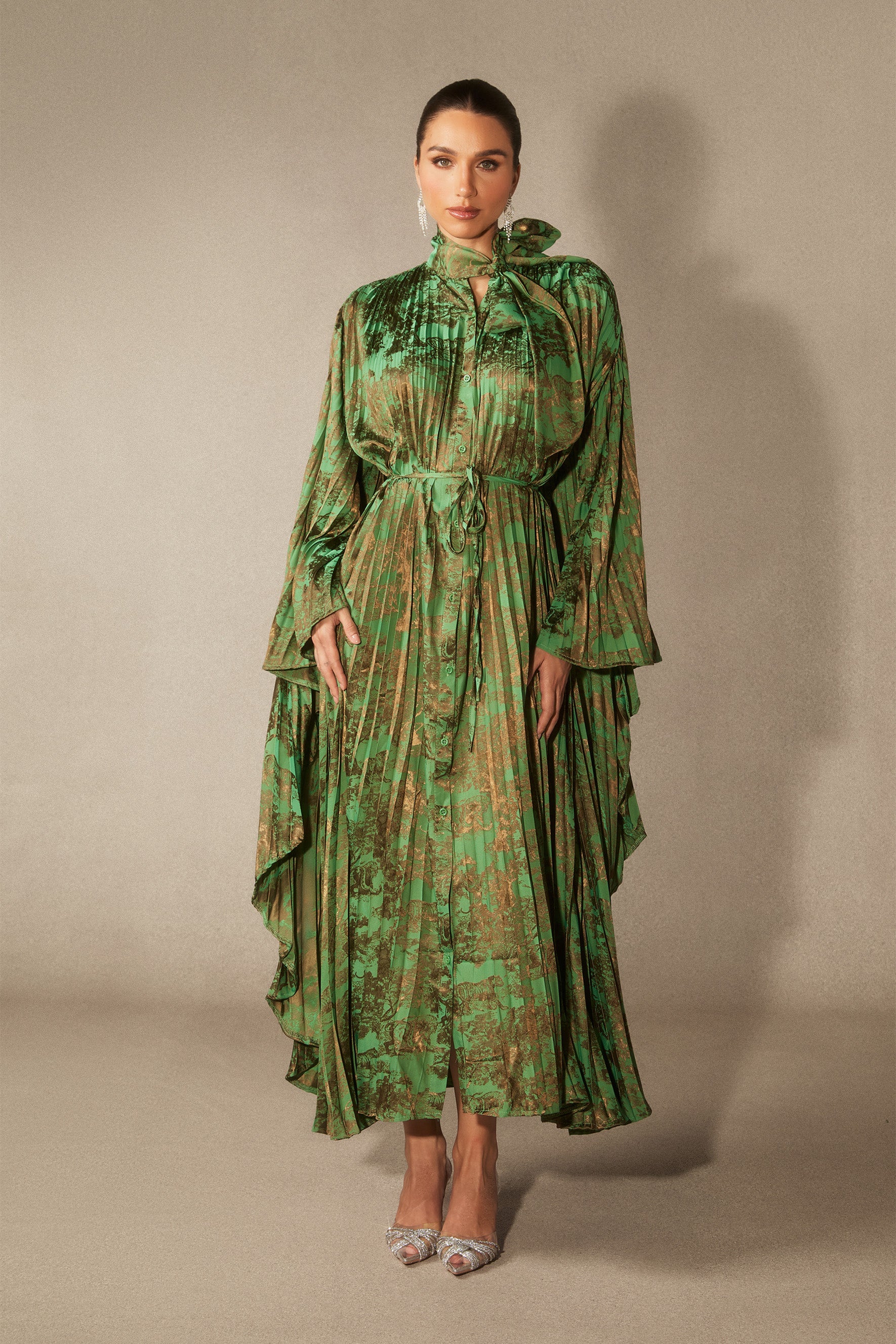 Leona Pileli Korseli Pelerin Kollu Uzun Elbise