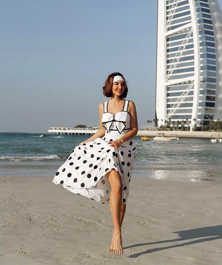 Fiyonklu Ön Kesim Siyah Beyaz Mayo Takımı